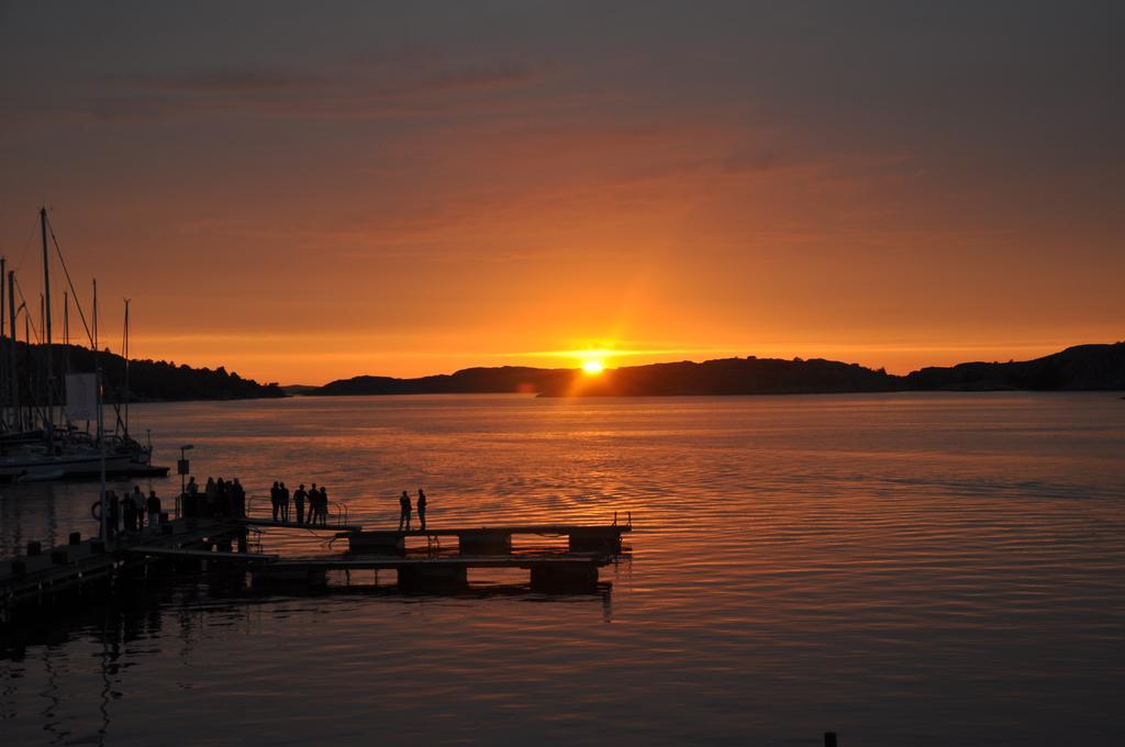 Готель Bryggan Fjaellbacka Екстер'єр фото